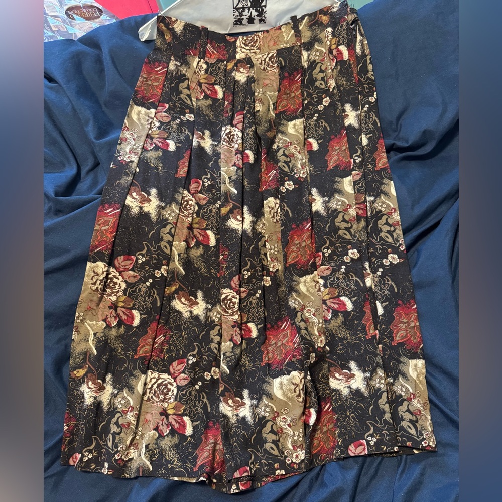 Elegant Floral Maxi Skirt in Black and Red